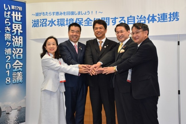 知事共同記者発表の様子