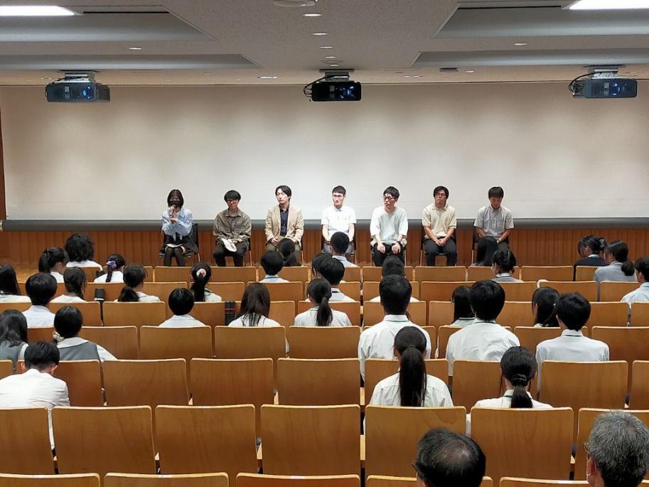 全体講評の様子