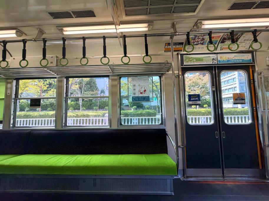 京阪電車の車内