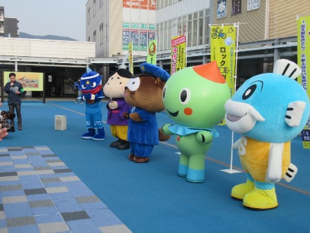 ゆる3（さん）防犯キャンペーン オープニングセレモニー（JR石山駅）の様子1