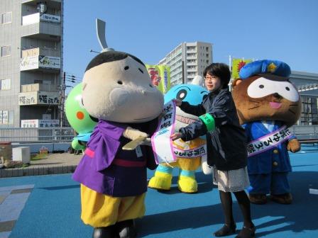 ゆる3（さん）防犯キャンペーン啓発オープニング式（JR石山駅）の様子2