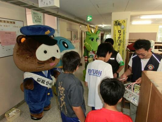 竜王町ゆる3プロジェクト防犯キャンペーン(7月16日）の様子2