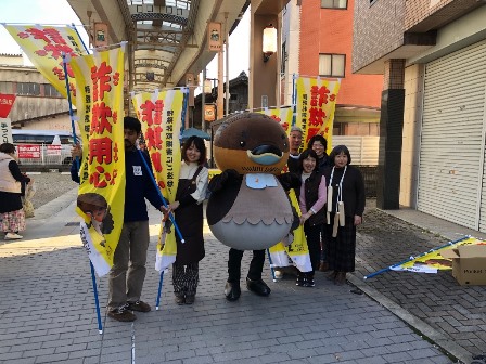 東近江地域（八日市本町商店街）での「詐欺用心」啓発の様子2