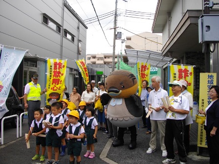 草津地域での「詐欺用心」啓発の様子1