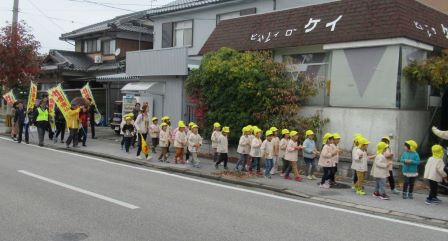 彦根市での「詐欺用心」啓発の様子4