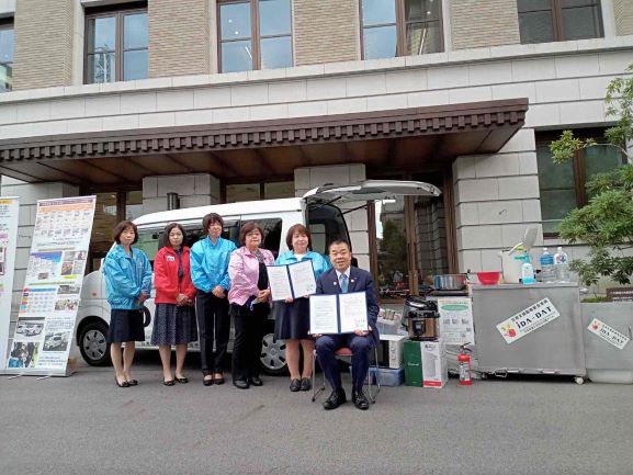 締結式(災害支援医療緊急車両)