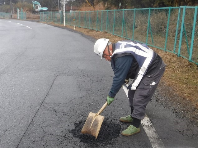 舗装の穴ぼこ補修の画像