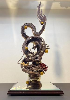 ピエスモンテ(チョコレート工芸菓子)の作品「神龍