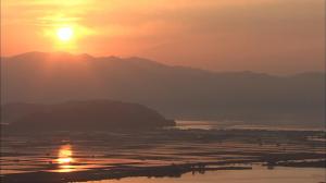 夕日と棚田