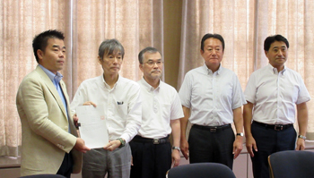 監査委員の皆様から意見書をお受けする