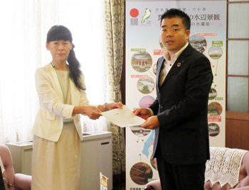 滋賀県公共図書館協議会より要望