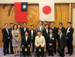 公館にて台南市訪問団と面会
