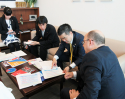 持続可能な開発目標「SDGs」の滋賀県の取組報告を行い今後の取組の方策についてアドバイスをいただく
