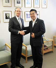 在日アメリカ大使館のジェイソン・P・ハイランド米国臨時代理大使と面会