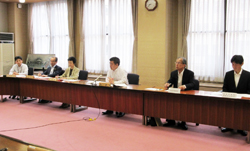 総合経済・雇用対策本部員会議
