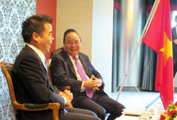 ベトナム社会主義共和国・フック首相と対談