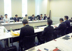 「平成30年度に向けた政府への政策提案・要望」にあたり、県選出の国会議員の皆様と意見交換1