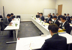 「平成30年度に向けた政府への政策提案・要望」にあたり、県選出の国会議員の皆様と意見交換2