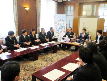 「施策提案・キラリひらめき改善運動」の表彰式