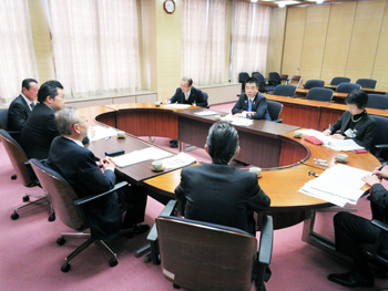 平成28年度行政重点監査、財政的援助団体等監査、学校・警察等の定期監査の結果について、監査委員の皆様から報告をお受けする