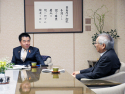 京都大学名誉教授でこころの未来研究センター特任教授の佐伯啓思先生と公館にて対談