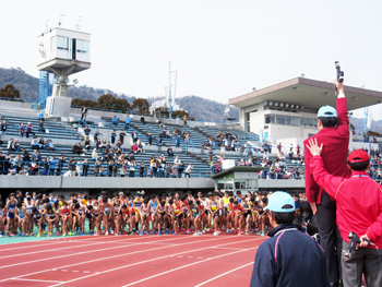 湖国の春の風物詩、「第72回びわ湖毎日マラソン大会」のスタート