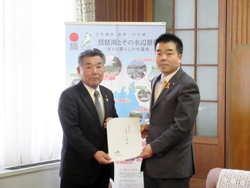 滋賀県農業協同組合中央会から、先月の大雪による雪害にかかる緊急要請をお受けする