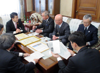野洲市須原の団体「せせらぎの郷」の皆さん