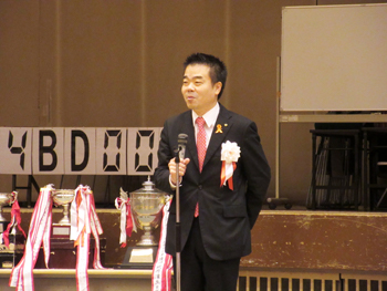 第25回全国小学生バドミントン選手権大会開会式に出席