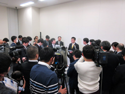 北陸新幹線敦賀・大阪間整備検討委員会に出席