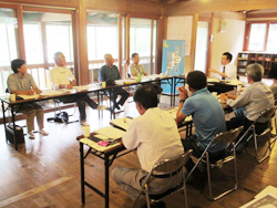 市民団体の皆さんと意見交換