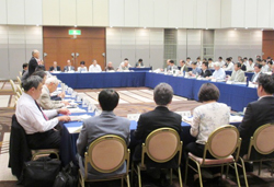 第11回関西広域連合協議会で意見交換を行う様子