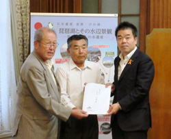 滋賀県農業協同組合中央会・滋賀県農政連盟から平成29年度の農業政策等に関する要請をお受けする
