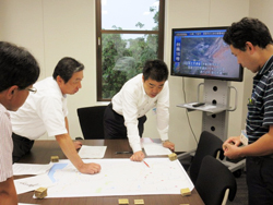 原子力防災実動訓練の実施計画について説明を受ける