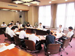 商工観光労働部、健康医療福祉部、農政水産部の課題等について終日議論