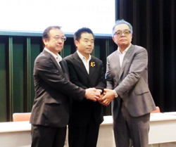 滋賀県測量設計技術協会様、キラリ通信滋賀県建設コンサルタント協会様とスリーショット