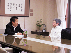 劇作家・演出家として著名な平田オリザさんと対談