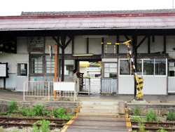 近江鉄道設創立120周年セレモニー「赤電」出発式に出席
