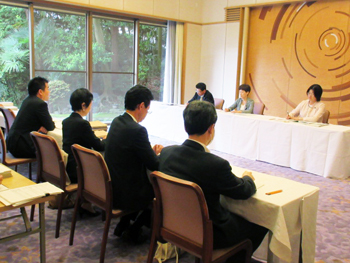 共産党の皆様との政策協議会に出席