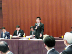 商工会議所会頭・副会頭会議で発言する様子