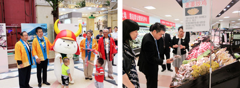 夏原平和社長のご案内で平和堂五一広場店を訪問する知事