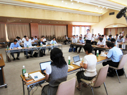「新しいエネルギー社会づくりを考える懇話会」の様子