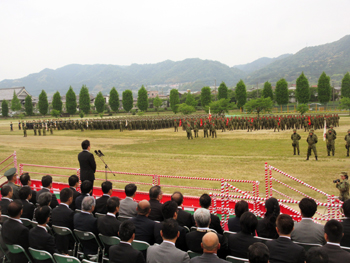 陸上自衛隊中部方面混成団・大津駐屯地創立記念行事に出席
