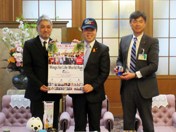 世界同時マラソンイベントの関係者との記念撮影