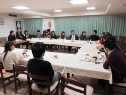 湖国寮を訪問し、寮生の皆さんと意見交換