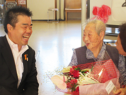 県内最高齢者の方を訪問