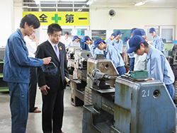 県立瀬田工業高等学校を訪問