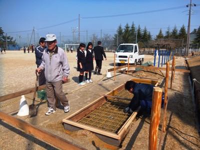基礎部分をつくる様子4